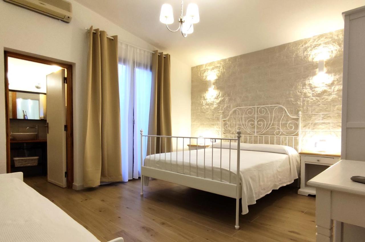 B&B Va' Pensiero Villasimius Exterior foto