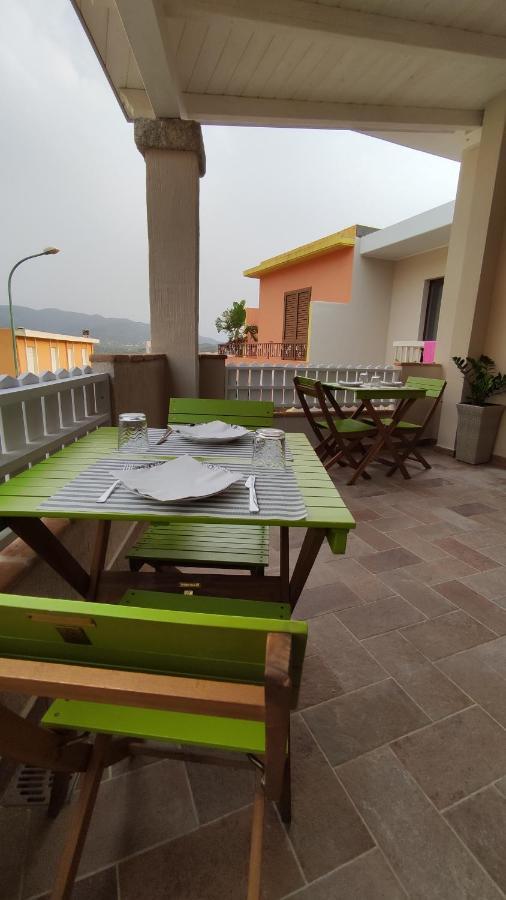 B&B Va' Pensiero Villasimius Exterior foto