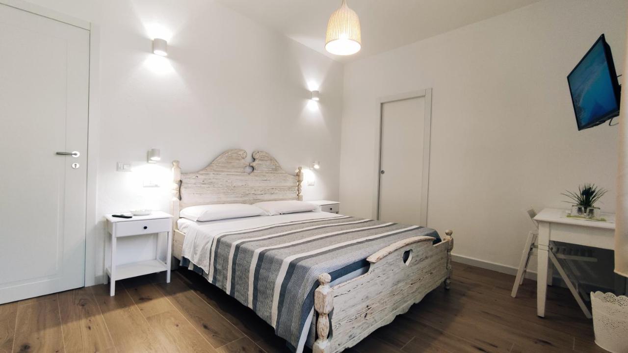 B&B Va' Pensiero Villasimius Exterior foto