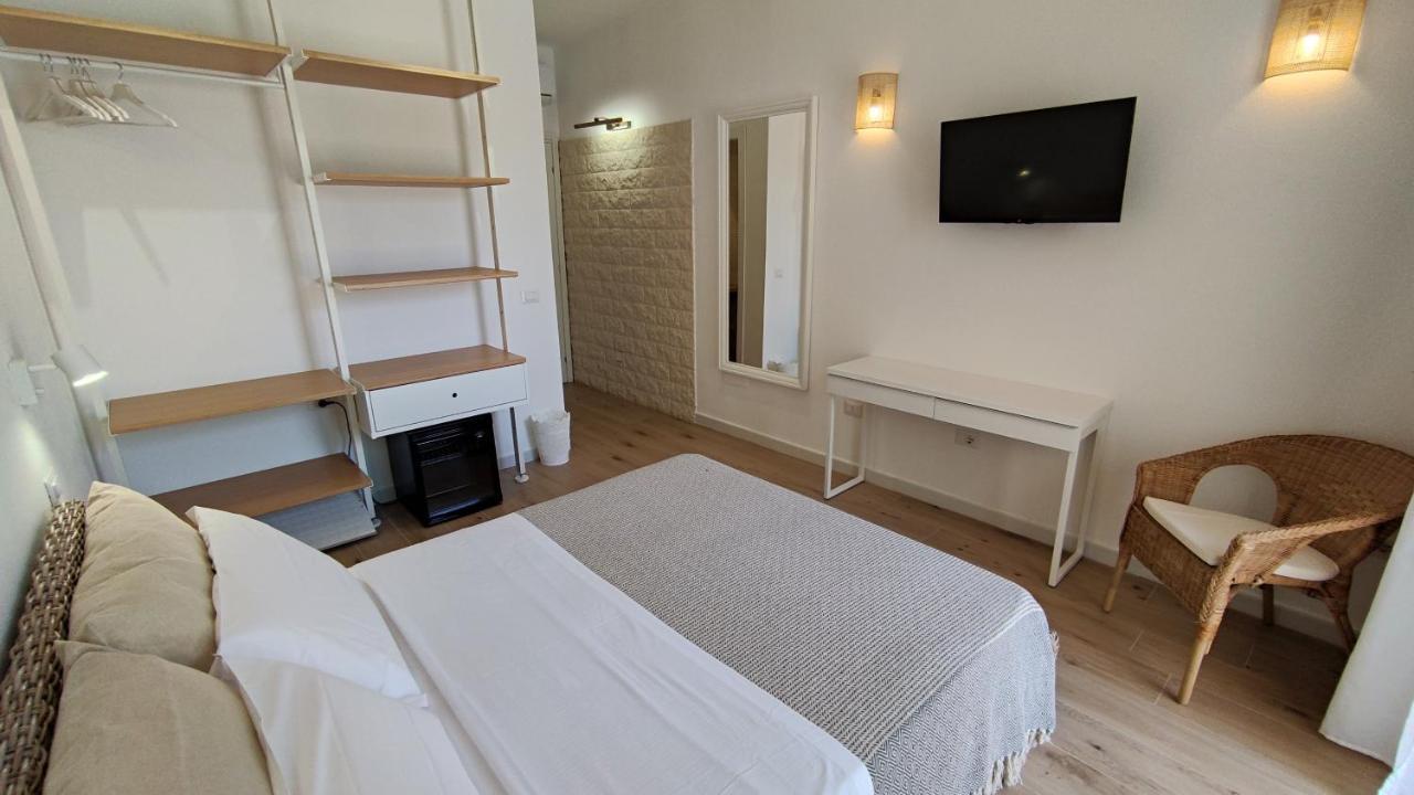 B&B Va' Pensiero Villasimius Exterior foto